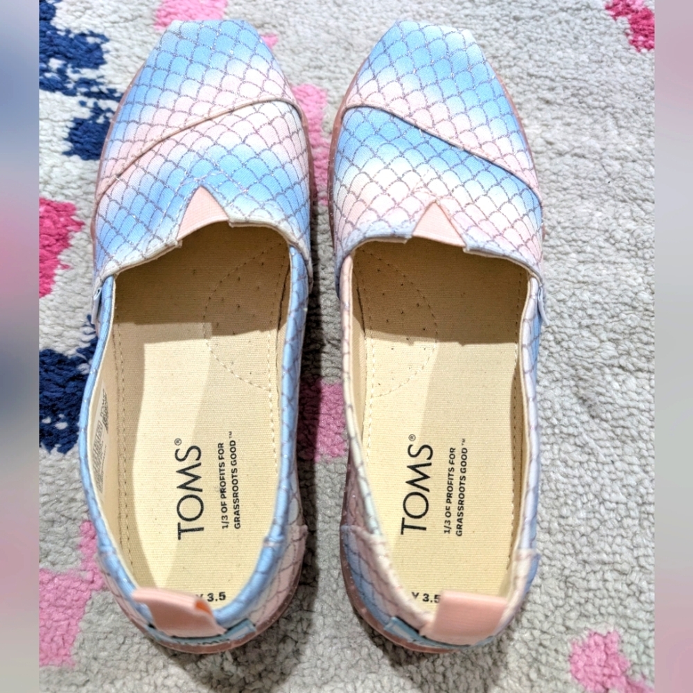 TOMS Girls Pastel Mermaid Slip-On Shoes - Girls Size 3.5